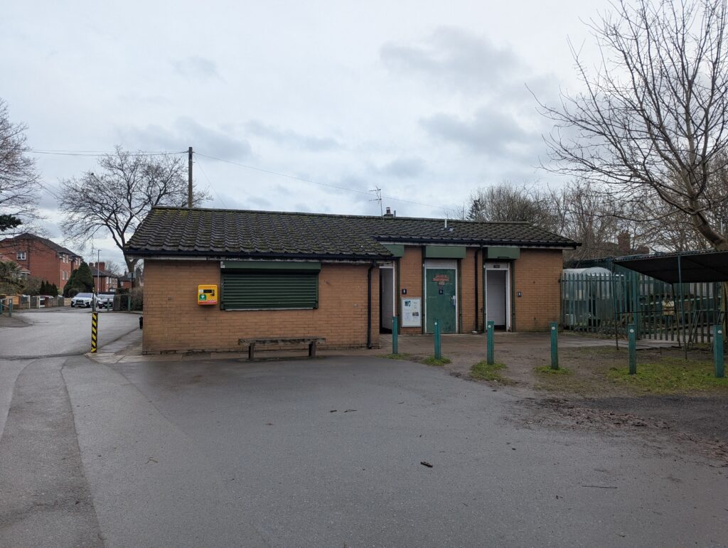 toilets at chorlton water park